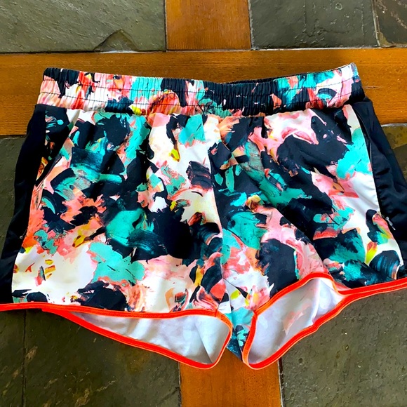 Fabletics Pants - Lined Fabletic Shorts